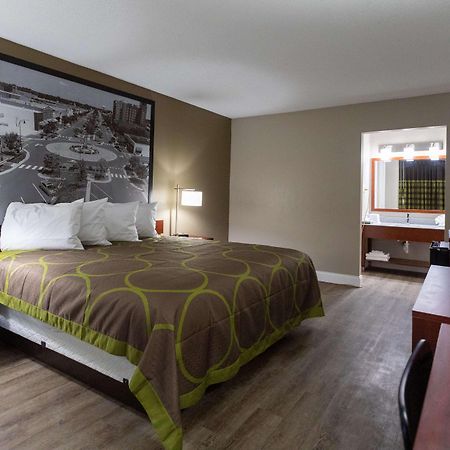 Super 8 By Wyndham Goldsboro Motel Ngoại thất bức ảnh