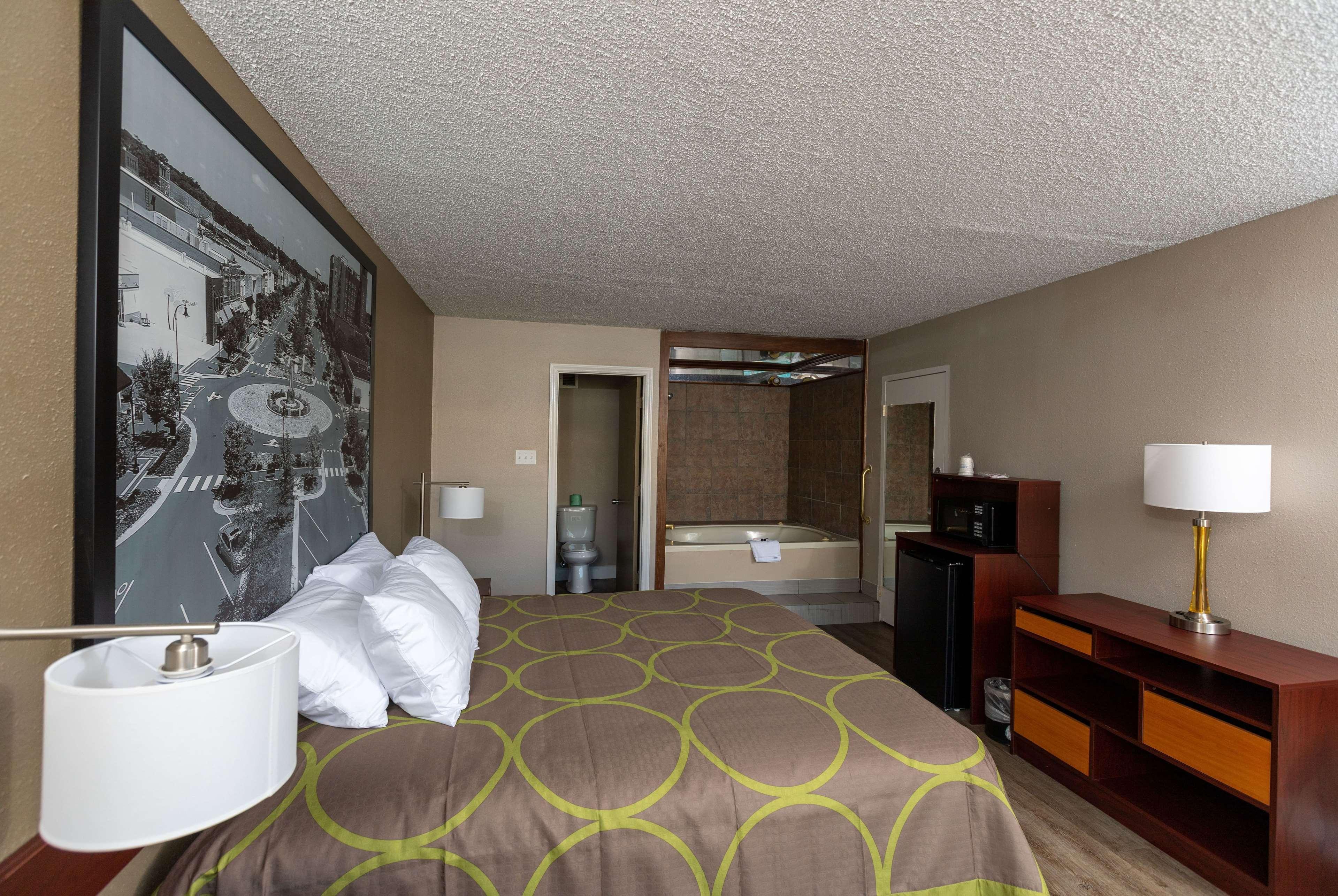 Super 8 By Wyndham Goldsboro Motel Ngoại thất bức ảnh