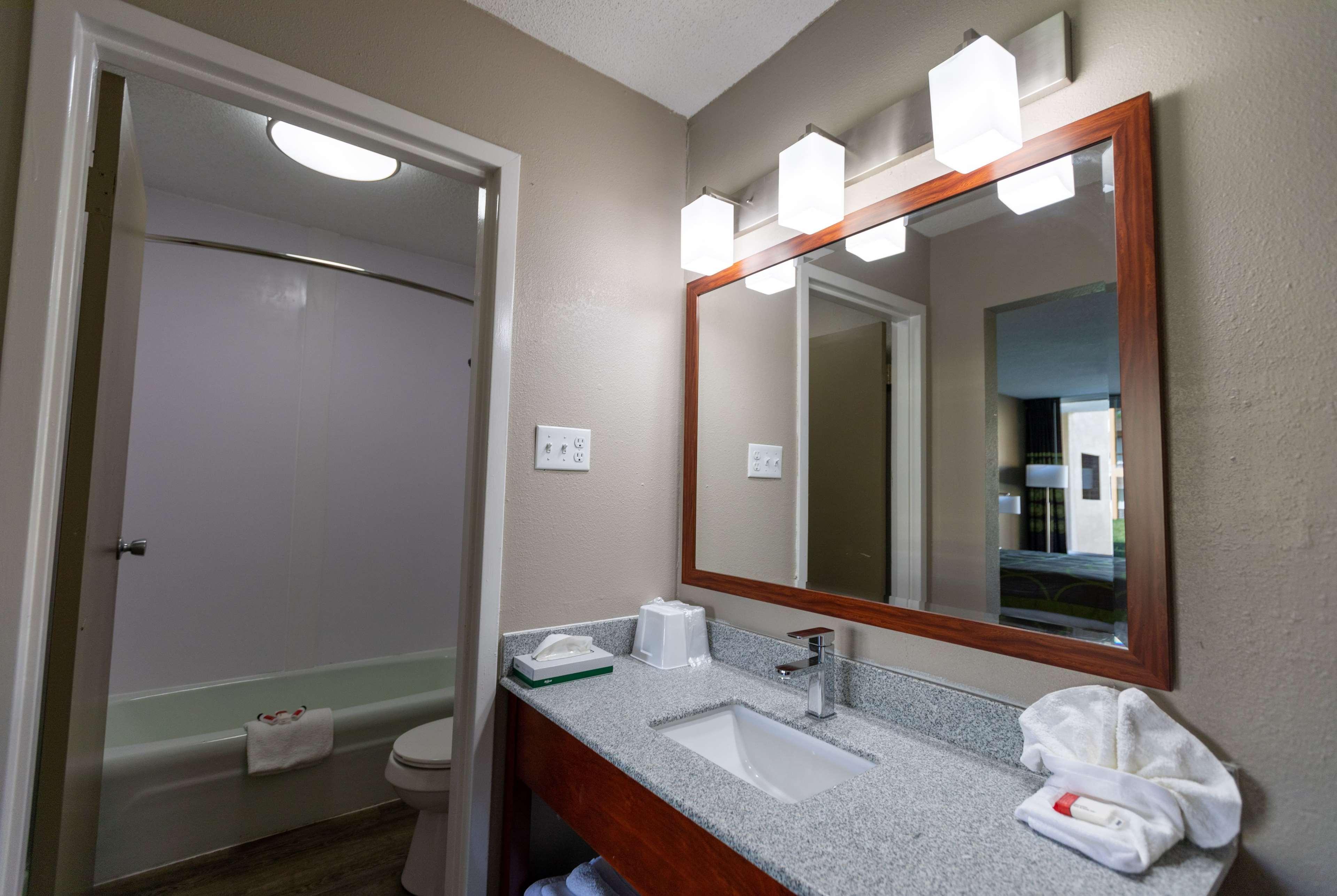 Super 8 By Wyndham Goldsboro Motel Ngoại thất bức ảnh