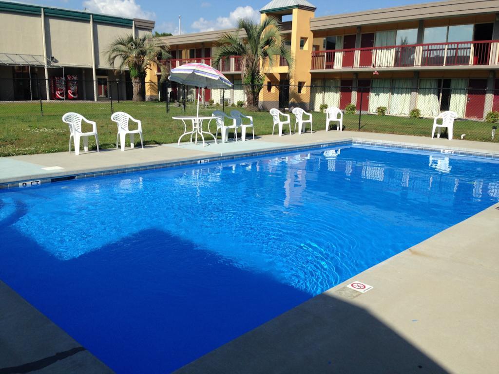 Super 8 By Wyndham Goldsboro Motel Ngoại thất bức ảnh