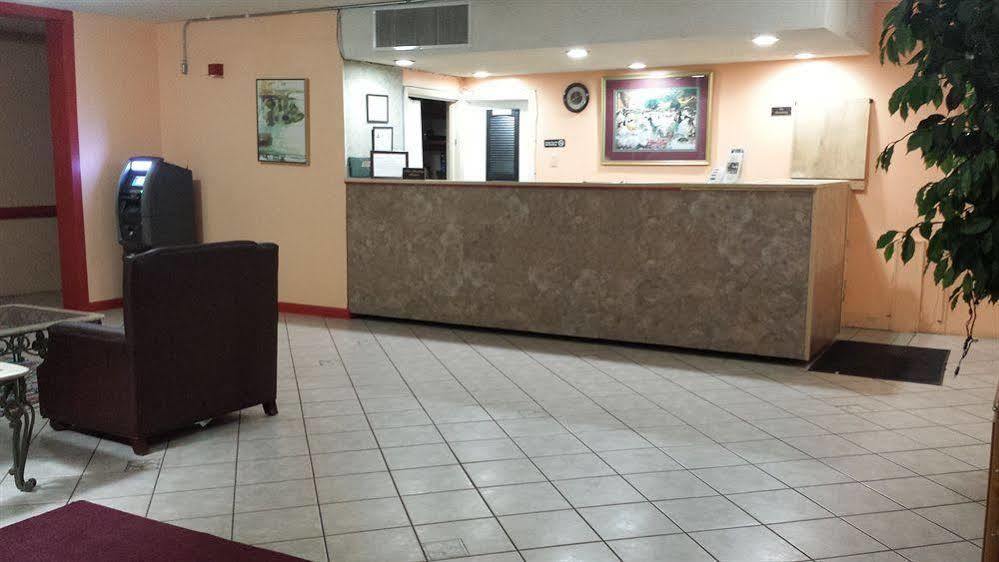 Super 8 By Wyndham Goldsboro Motel Ngoại thất bức ảnh
