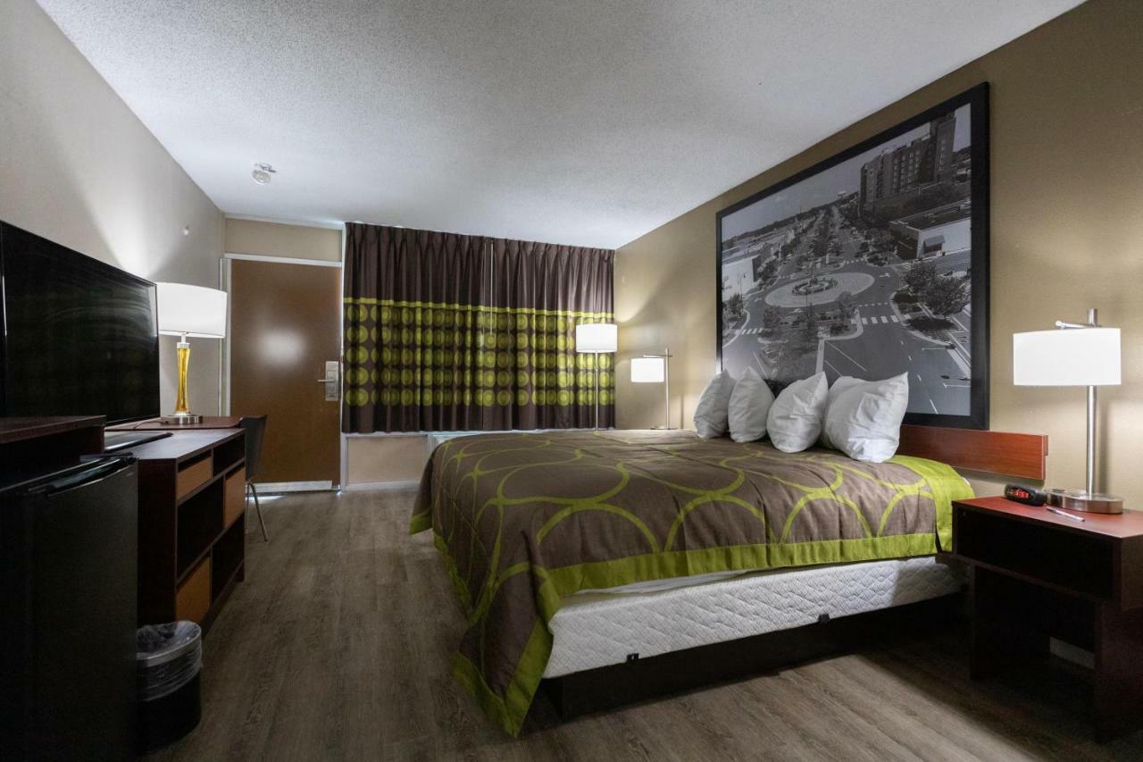 Super 8 By Wyndham Goldsboro Motel Ngoại thất bức ảnh