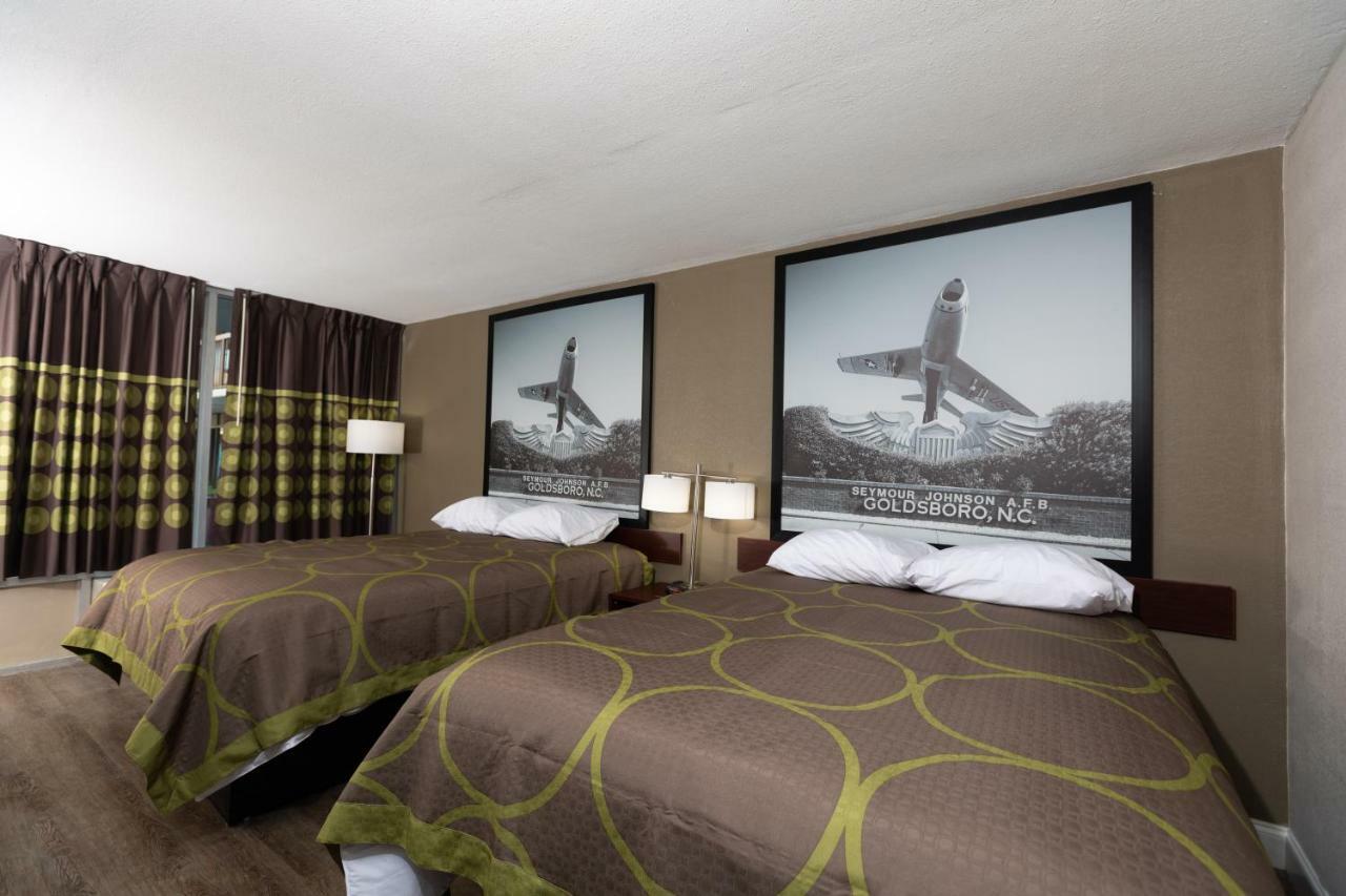 Super 8 By Wyndham Goldsboro Motel Ngoại thất bức ảnh