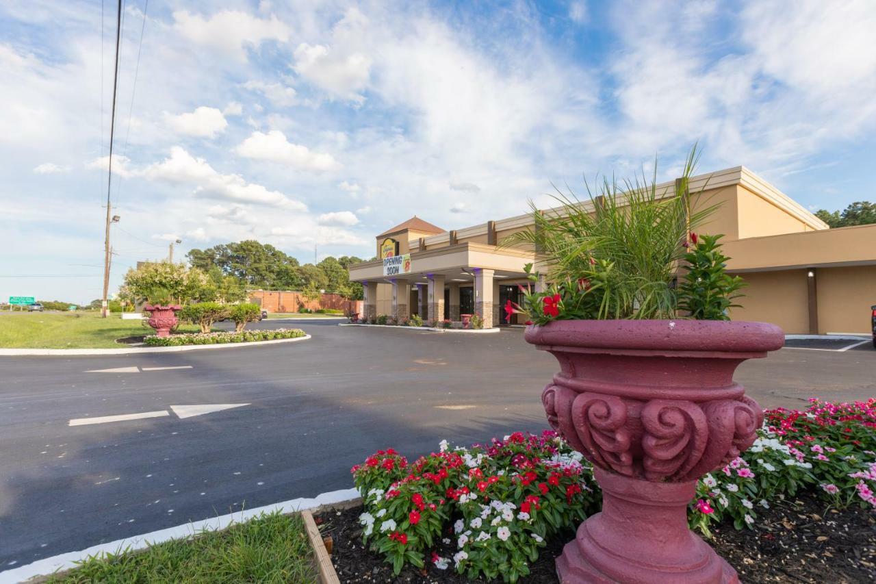 Super 8 By Wyndham Goldsboro Motel Ngoại thất bức ảnh
