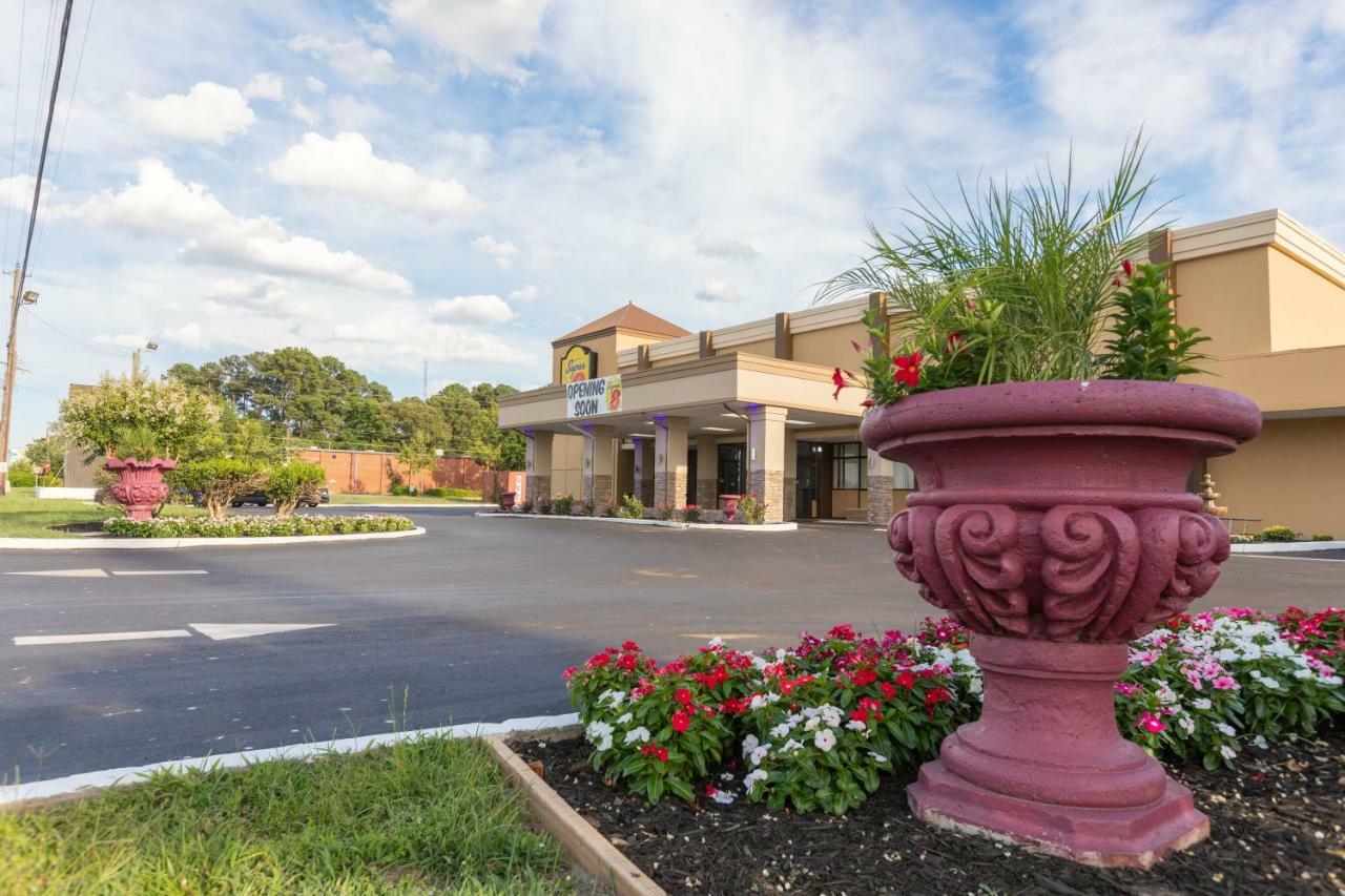 Super 8 By Wyndham Goldsboro Motel Ngoại thất bức ảnh
