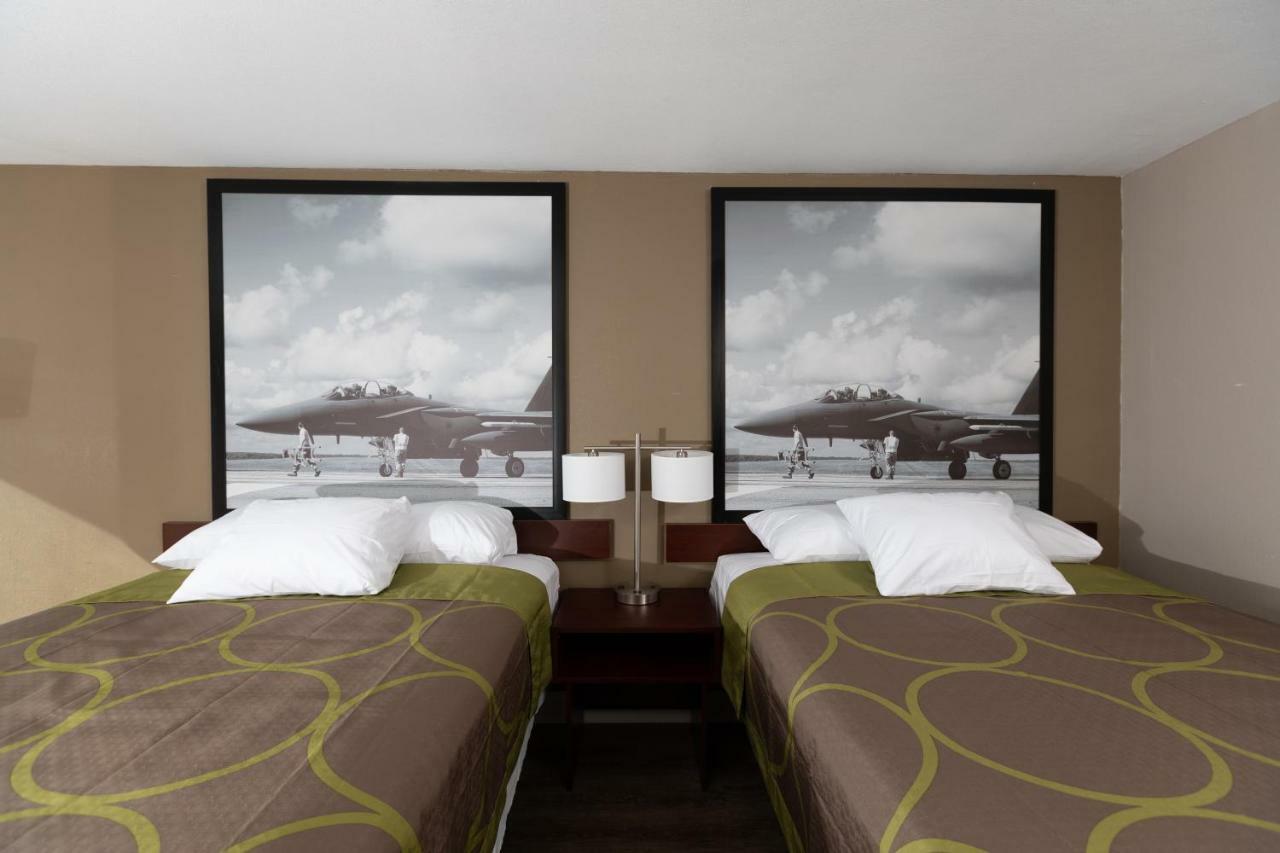 Super 8 By Wyndham Goldsboro Motel Ngoại thất bức ảnh